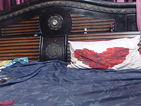 Snapshot of prettyindiandoll chatting on 10.25.25 prettyindiandoll online show from 10.25.25