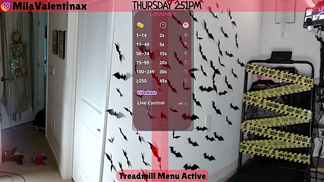 Snapshot of MilaValentina chatting on 10.30.25 MilaValentina online show from 10.30.25