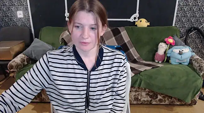 Snapshot of Gr4_soul_ chatting on 03.08.25 Gr4 soul online show from 03.08.25