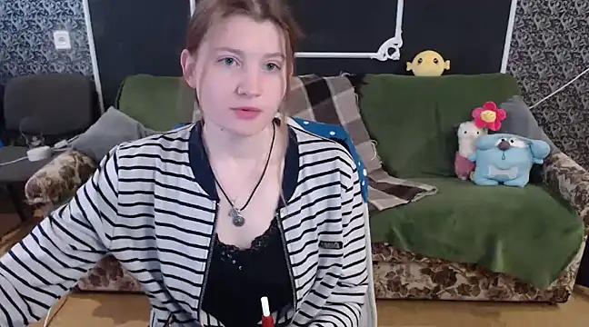 Snapshot of Gr4_soul_ chatting on 03.23.25 Gr4 soul online show from 03.23.25