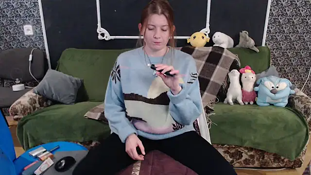 Snapshot of Gr4_soul_ chatting on 10.13.25 Gr4 soul online show from 10.13.25