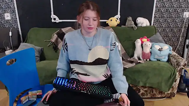 Snapshot of Gr4_soul_ chatting on 10.20.25 Gr4 soul online show from 10.20.25