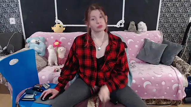 Snapshot of Gr4_soul_ chatting on 11.23.25 Gr4 soul online show from 11.23.25