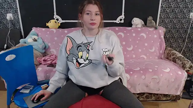 Snapshot of Gr4_soul_ chatting on 12.01.25 Gr4 soul online show from 12.01.25