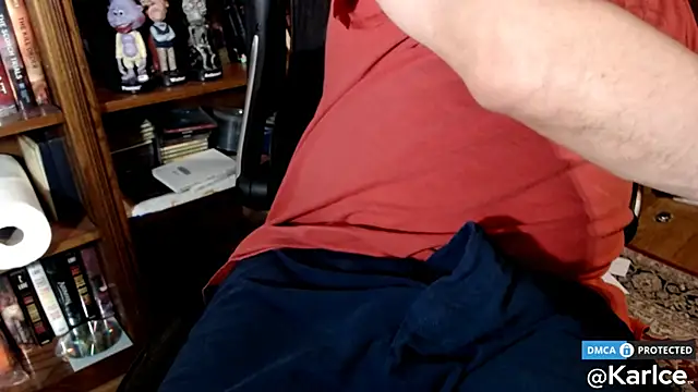 Snapshot of karlce chatting on 09.14.25 karlce online show from 09.14.25