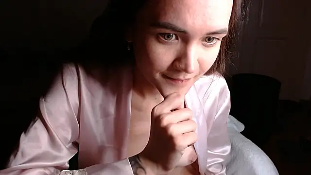 Snapshot of EvelynGG chatting on 01.04.25 EvelynGG online show from 01.04.25