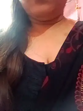 Snapshot of naughtymadam chatting on 12.18.24 naughtymadam online show from 12.18.24