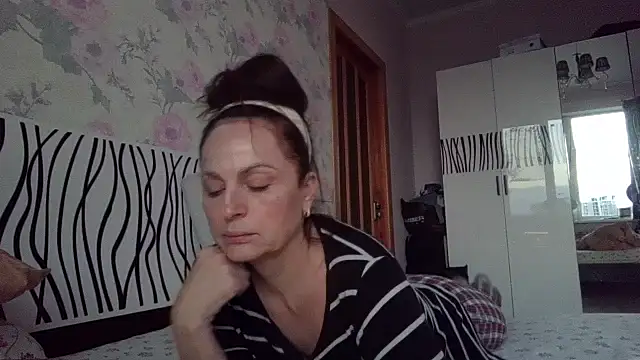 LindaStarS online show from 04.25.26