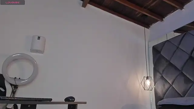 Snapshot of moonsweet1 chatting on 10.31.25 moonsweet1 online show from 10.31.25