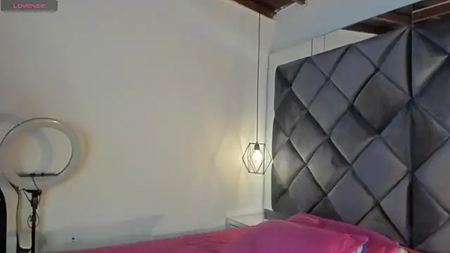 Snapshot of moonsweet1 chatting on 11.07.25 moonsweet1 online show from 11.07.25