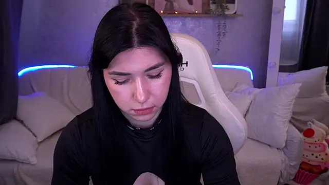 EmilyCandyy online show from 11.13.25