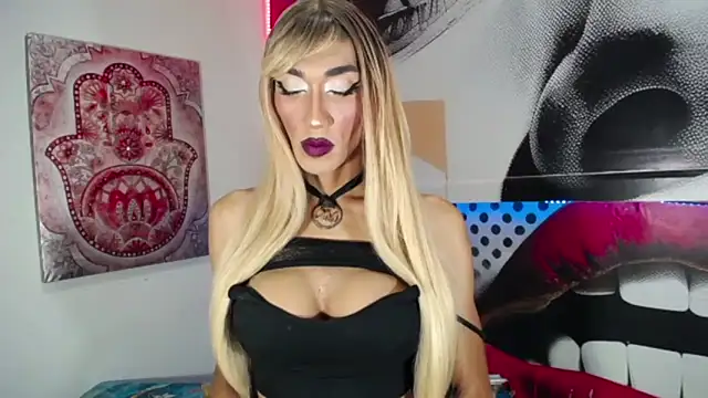 Snapshot of karlaveckyts chatting on 01.15.25 karlaveckyts online show from 01.15.25