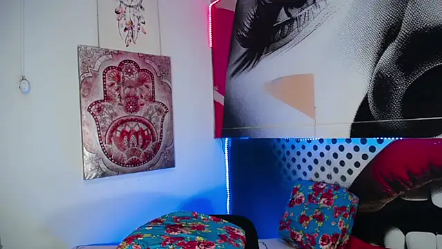 Snapshot of karlaveckyts chatting on 02.13.25 karlaveckyts online show from 02.13.25