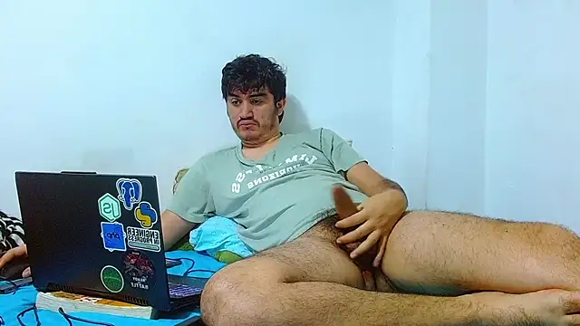 Snapshot of biglatin80 chatting on 03.01.26 biglatin80 online show from 03.01.26