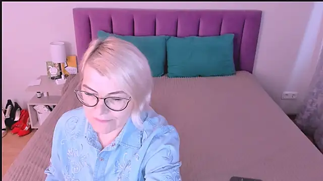 sabrinamacmarren online show from 11.02.25