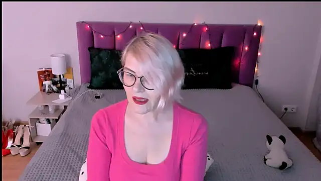 sabrinamacmarren online show from 12.15.25