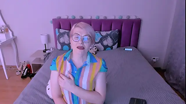 sabrinamacmarren online show from 02.13.26