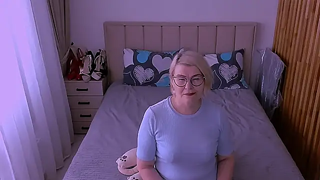 sabrinamacmarren online show from 06.15.26