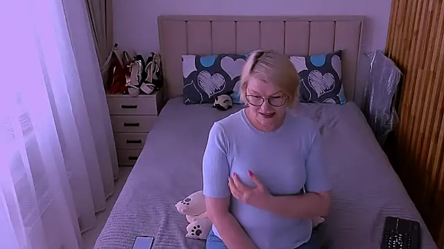 sabrinamacmarren online show from 06.19.26