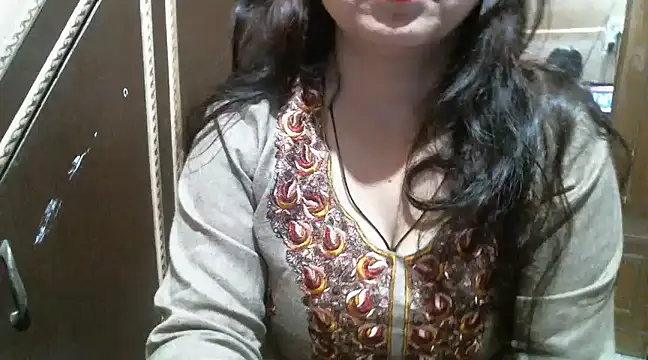 Snapshot of UrsMansi chatting on 03.05.25 UrsMansi online show from 03.05.25