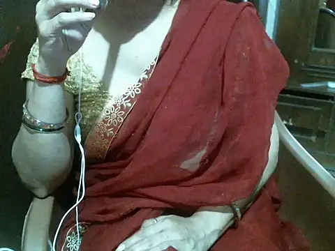 Snapshot of UrsMansi chatting on 11.04.25 UrsMansi online show from 11.04.25