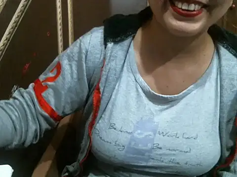 Snapshot of UrsMansi chatting on 11.22.25 UrsMansi online show from 11.22.25