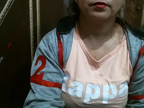 Snapshot of UrsMansi chatting on 11.24.25 UrsMansi online show from 11.24.25