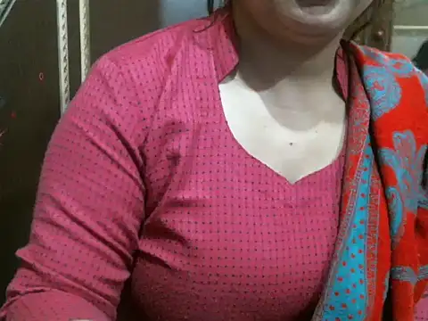 Snapshot of UrsMansi chatting on 12.22.25 UrsMansi online show from 12.22.25