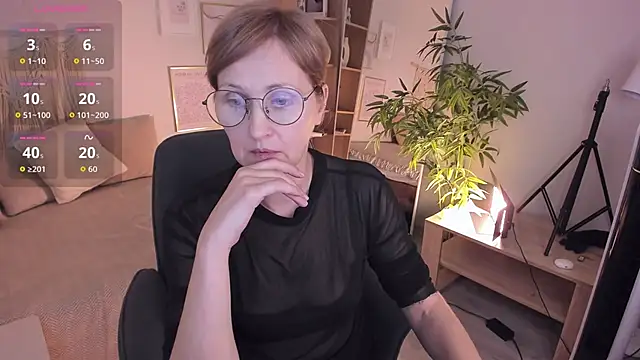 Snapshot of Paris_Cherry chatting on 01.18.26 Paris Cherry online show from 01.18.26