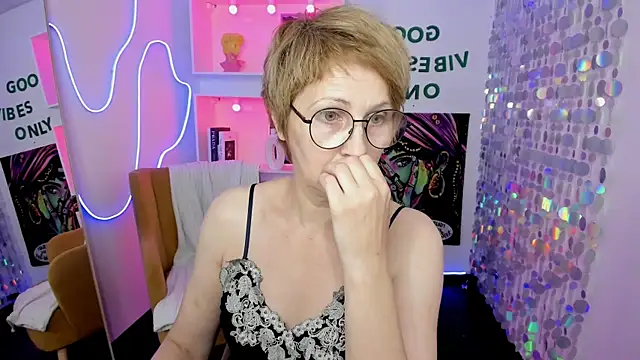 Paris Cherry online show from 07.29.26