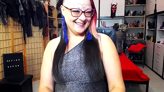 Snapshot of LindaDaemonX chatting on 09.14.25 LindaDaemonX online show from 09.14.25