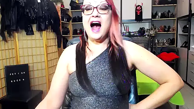 Snapshot of LindaDaemonX chatting on 01.18.26 LindaDaemonX online show from 01.18.26