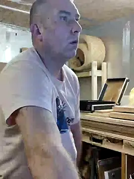 Snapshot of IronedTitan chatting on 12.12.24 IronedTitan online show from 12.12.24