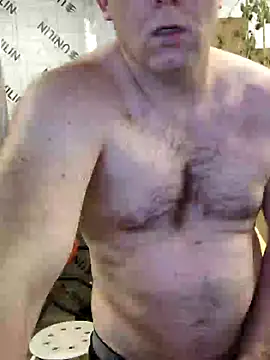 Snapshot of IronedTitan chatting on 12.13.24 IronedTitan online show from 12.13.24