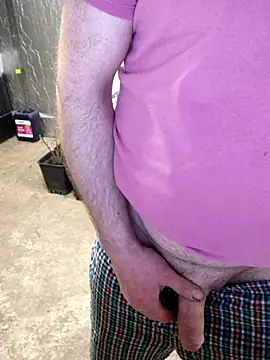 Snapshot of IronedTitan chatting on 03.10.25 IronedTitan online show from 03.10.25