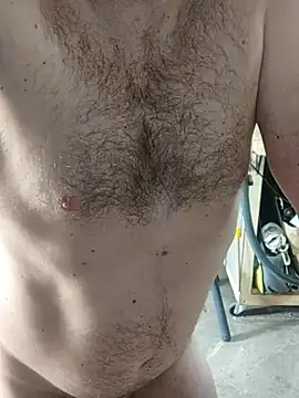 Snapshot of IronedTitan chatting on 09.11.25 IronedTitan online show from 09.11.25