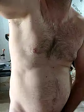 Snapshot of IronedTitan chatting on 09.12.25 IronedTitan online show from 09.12.25