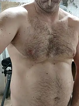 Snapshot of IronedTitan chatting on 10.11.25 IronedTitan online show from 10.11.25