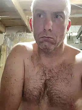 Snapshot of IronedTitan chatting on 11.28.25 IronedTitan online show from 11.28.25