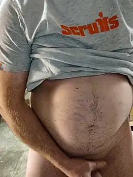 Snapshot of IronedTitan chatting on 12.03.25 IronedTitan online show from 12.03.25