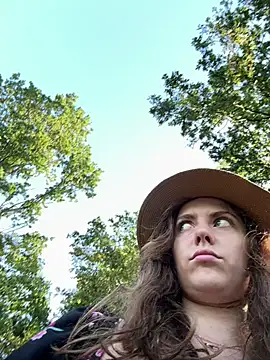 Snapshot of MariiD chatting on 08.02.26 MariiD online show from 08.02.26