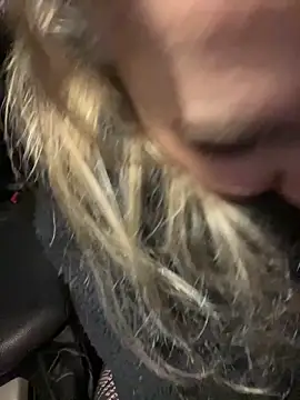 Snapshot of Anna_Alexa chatting on 01.10.25 Anna Alexa online show from 01.10.25