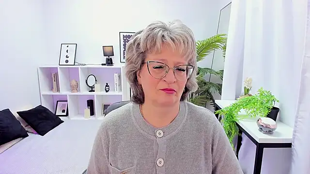 EvelynJoyful online show from 11.21.25