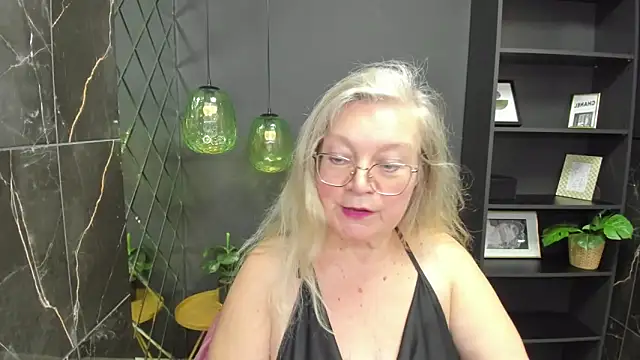 NataliMellow online show from 10.04.25