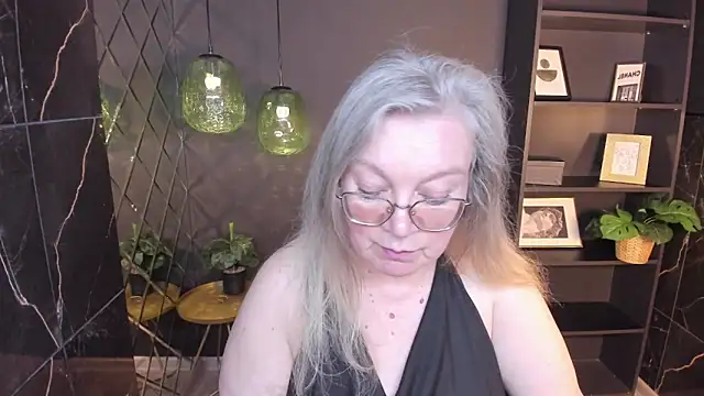Snapshot of NataliMellow chatting on 05.11.26 NataliMellow online show from 05.11.26