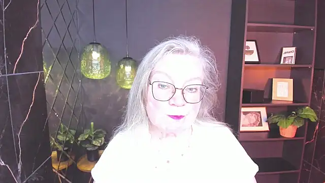 Snapshot of NataliMellow chatting on 05.26.26 NataliMellow online show from 05.26.26