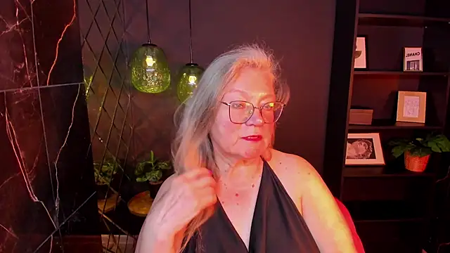 Snapshot of NataliMellow chatting on 06.11.26 NataliMellow online show from 06.11.26