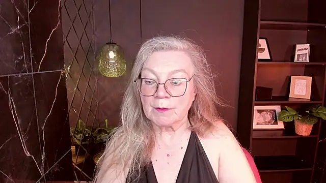 Snapshot of NataliMellow chatting on 06.19.26 NataliMellow online show from 06.19.26