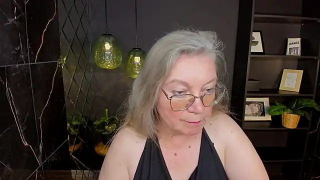 Snapshot of NataliMellow chatting on 08.05.26 NataliMellow online show from 08.05.26