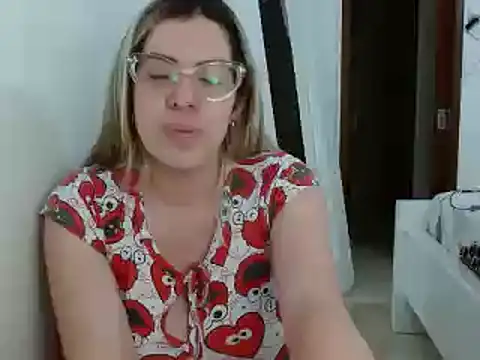Snapshot of ashlymoon chatting on 01.07.25 ashlymoon online show from 01.07.25